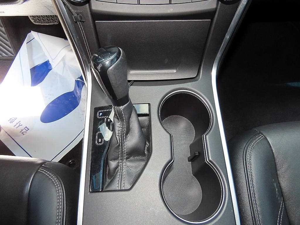 Toyota Camry — photo 10