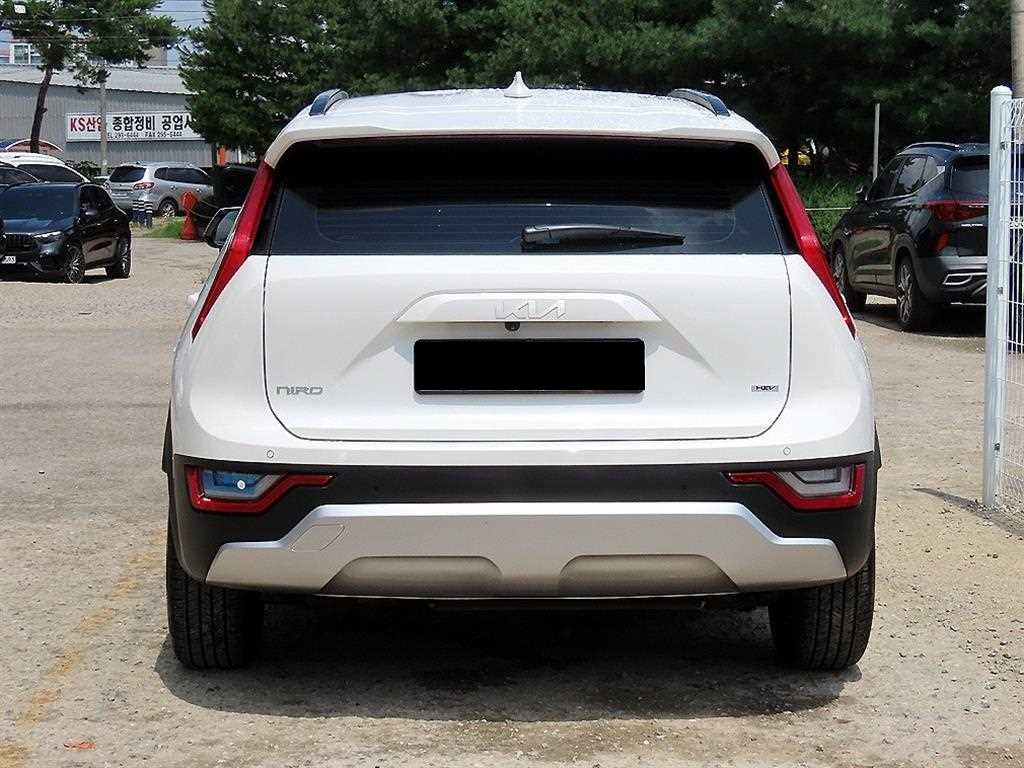 Kia Niro — photo 04
