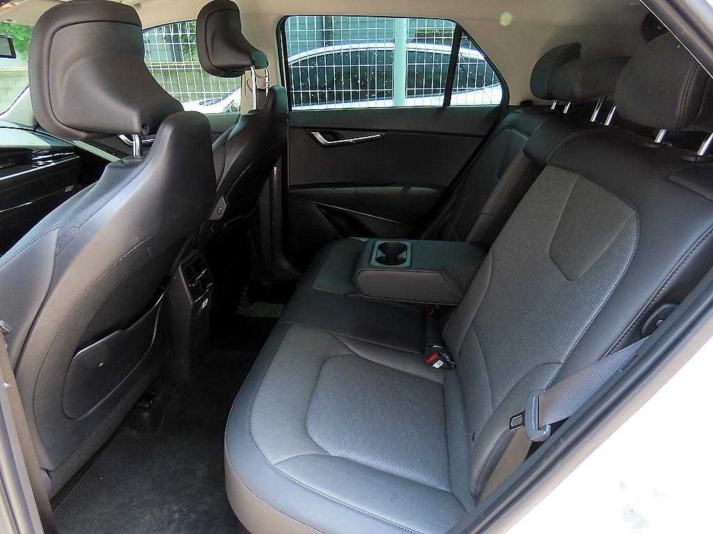 Kia Niro — photo 06
