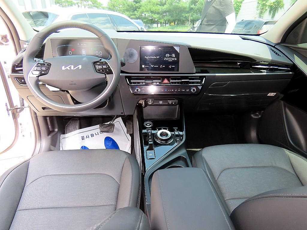 Kia Niro — photo 07