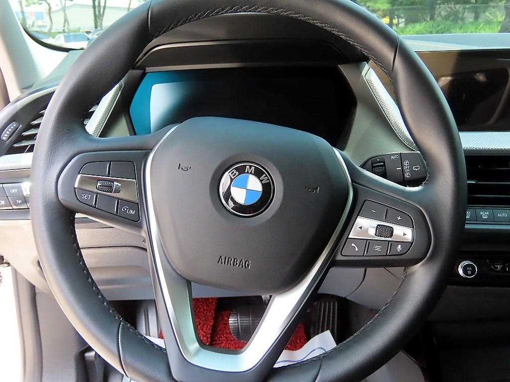 BMW 1-Series — photo 08