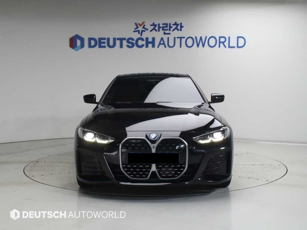 BMW i4 — photo 03