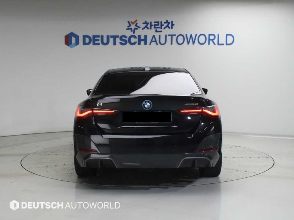 BMW i4 — photo 04