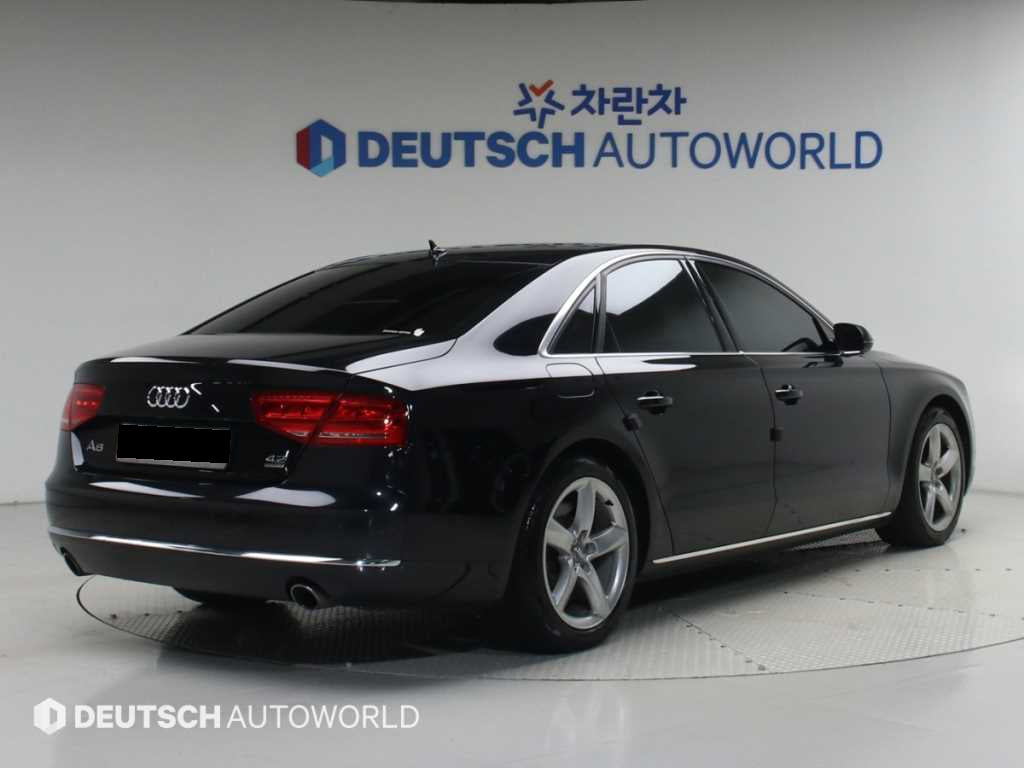Audi A8 — photo 02