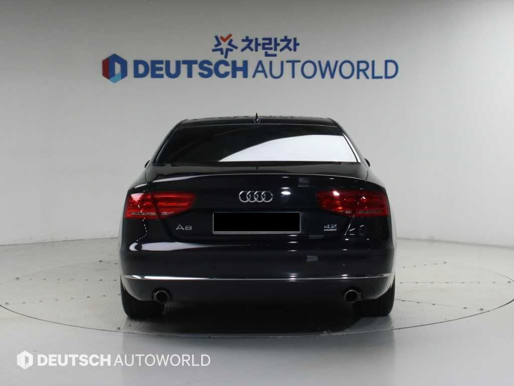 Audi A8 — photo 04