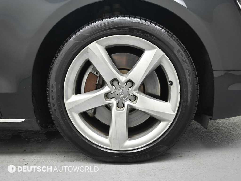 Audi A8 — photo 05