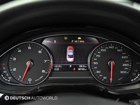 Audi A8 — photo 08