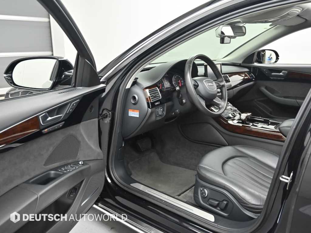 Audi A8 — photo 11