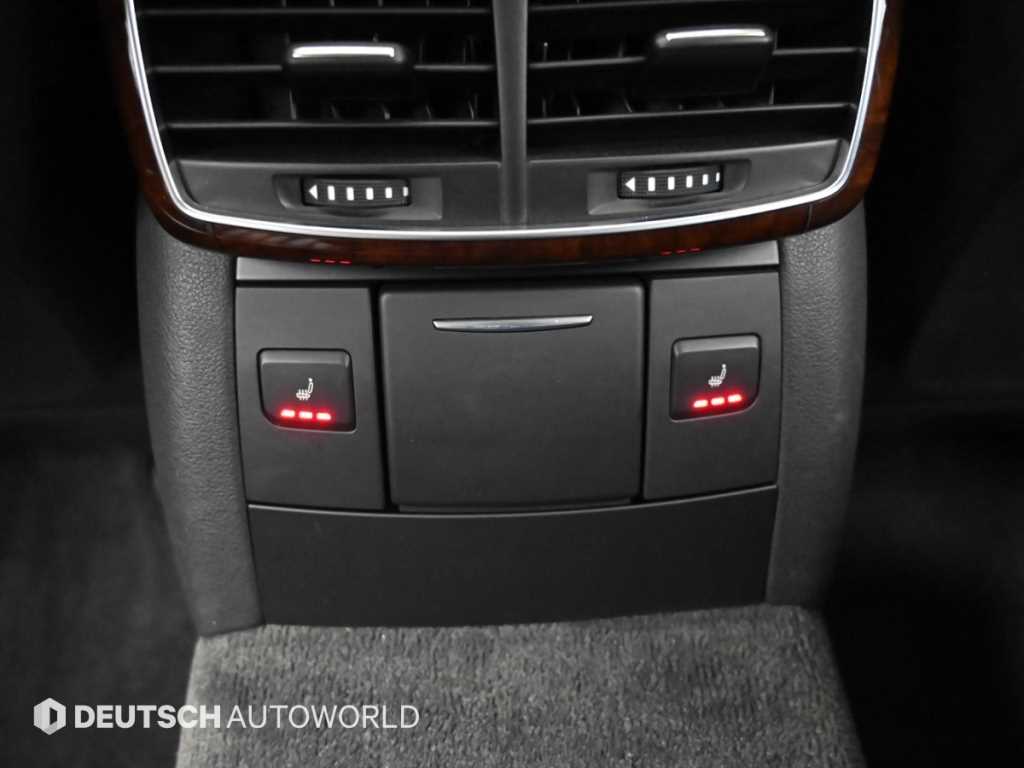 Audi A8 — photo 16