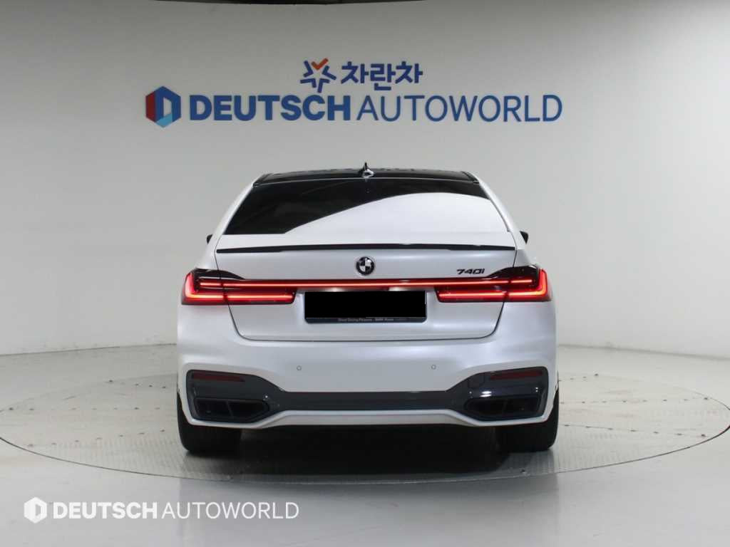 BMW 7-Series — photo 04