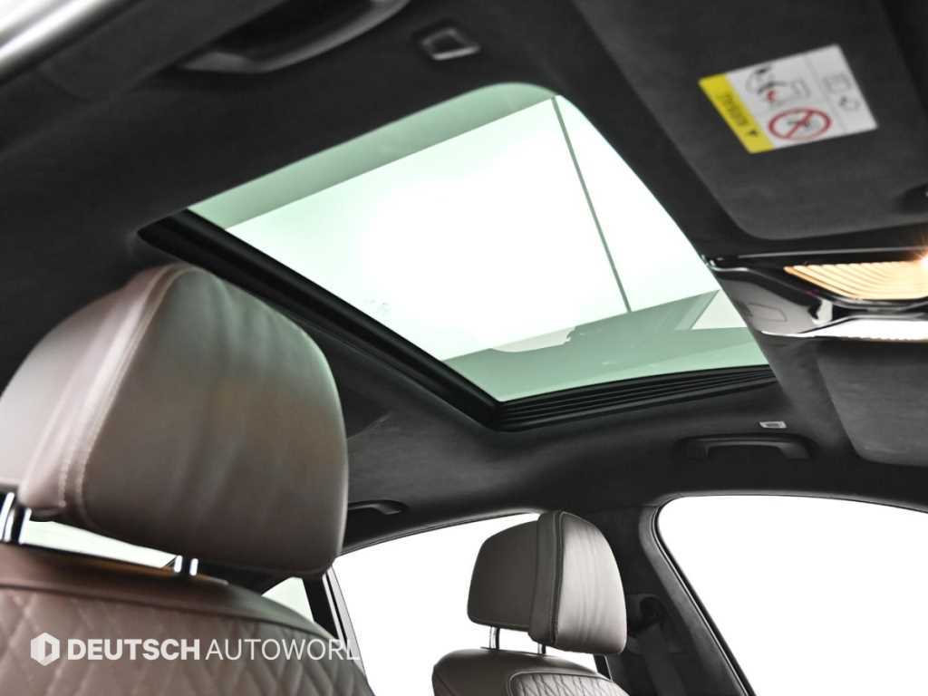 BMW 7-Series — photo 18
