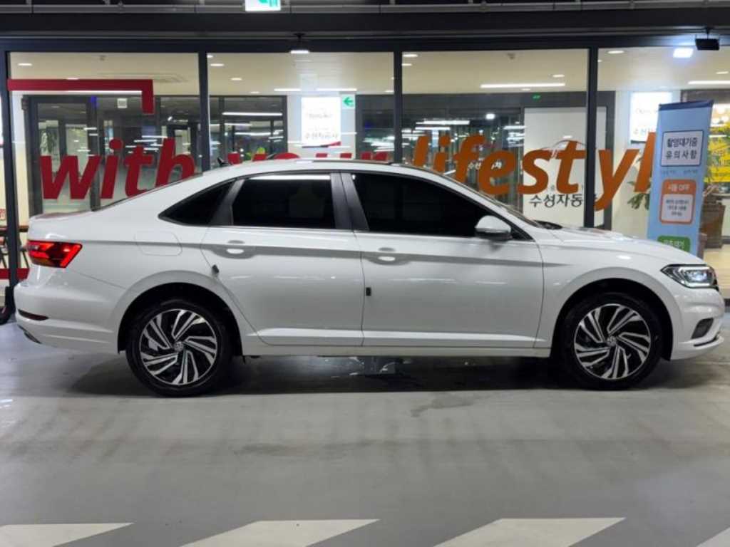 Volkswagen Jetta — photo 03