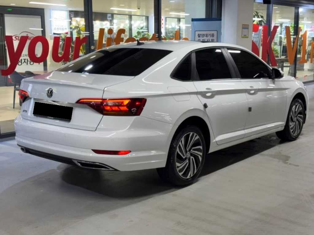 Volkswagen Jetta — photo 04