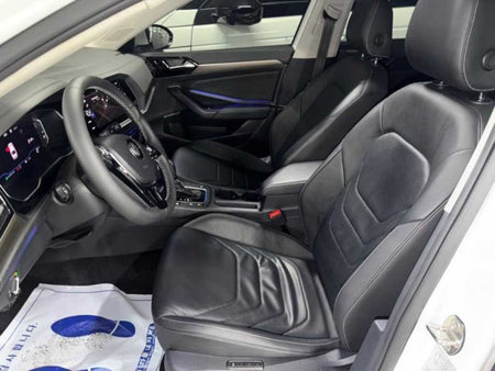 Volkswagen Jetta — photo 06