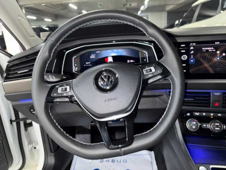 Volkswagen Jetta — photo 08