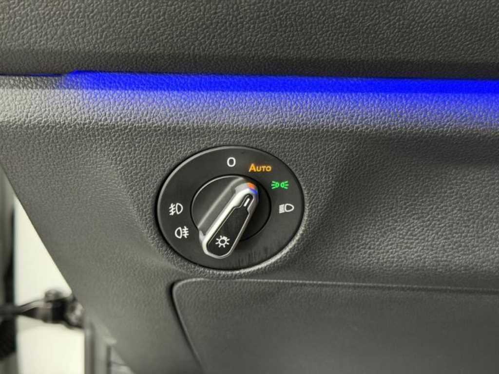 Volkswagen Jetta — photo 13