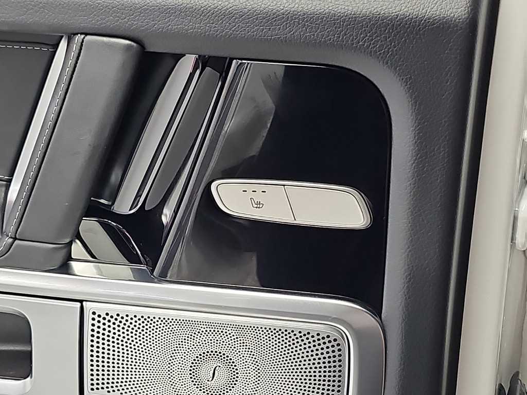 Mercedes-Benz G-Class — photo 13