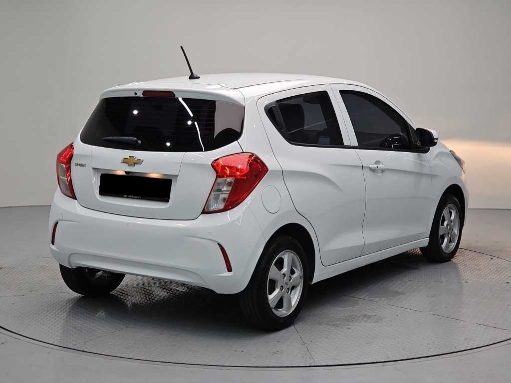 CHEVROLET Spark — photo 04