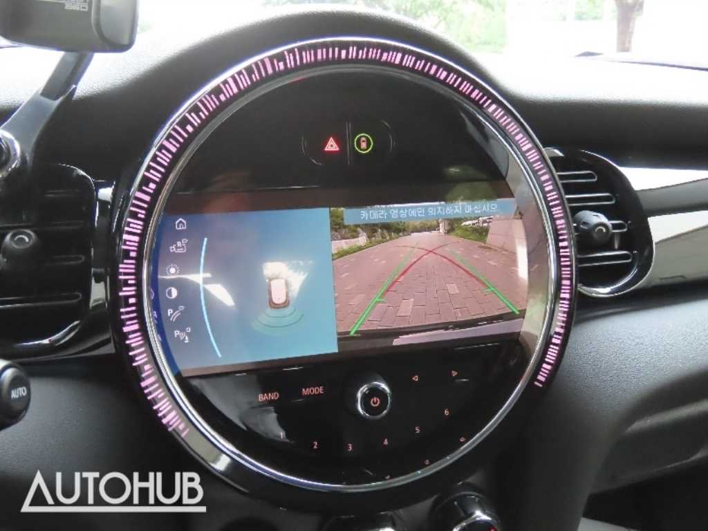 Mini Cooper — photo 11