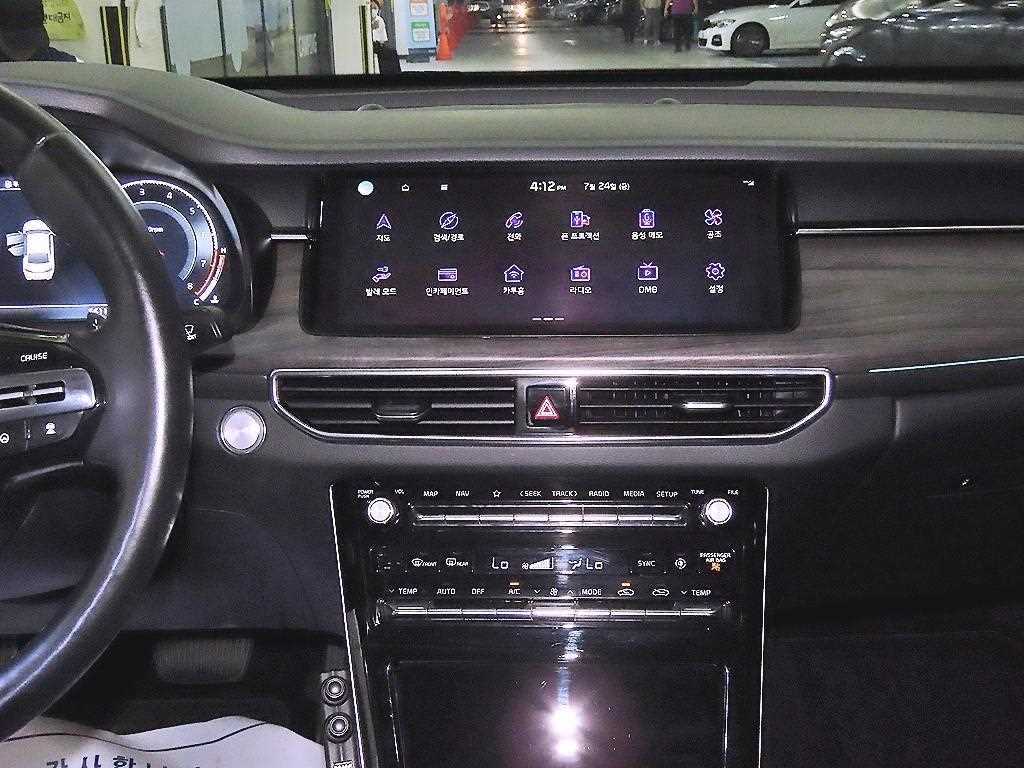 Kia K7 — photo 11