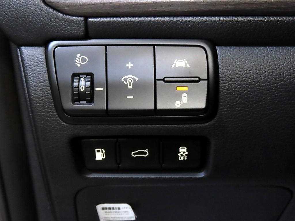Kia K7 — photo 13