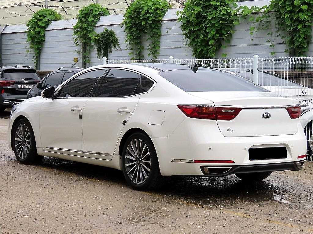 Kia K7 — photo 03