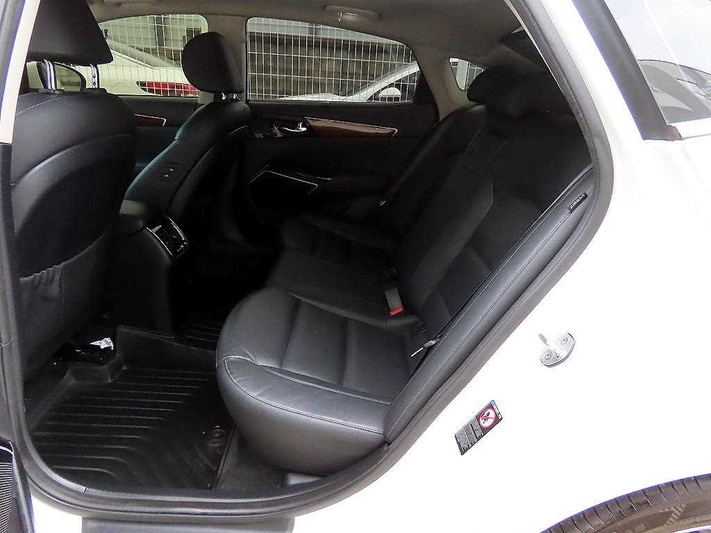 Kia K7 — photo 06