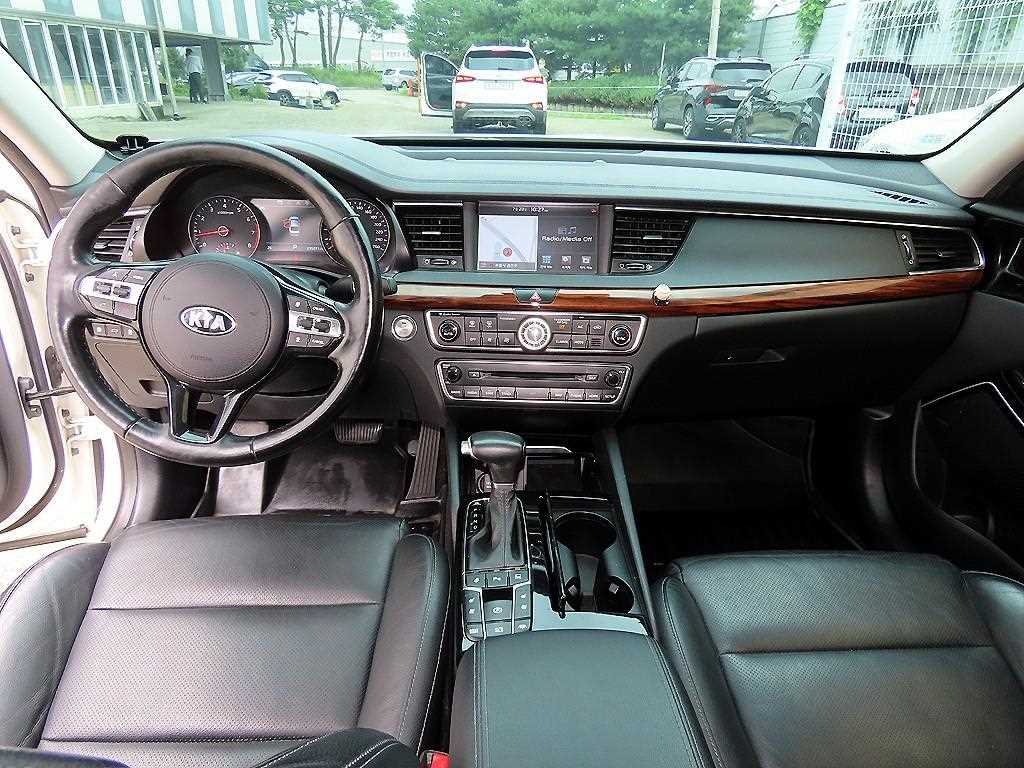 Kia K7 — photo 07