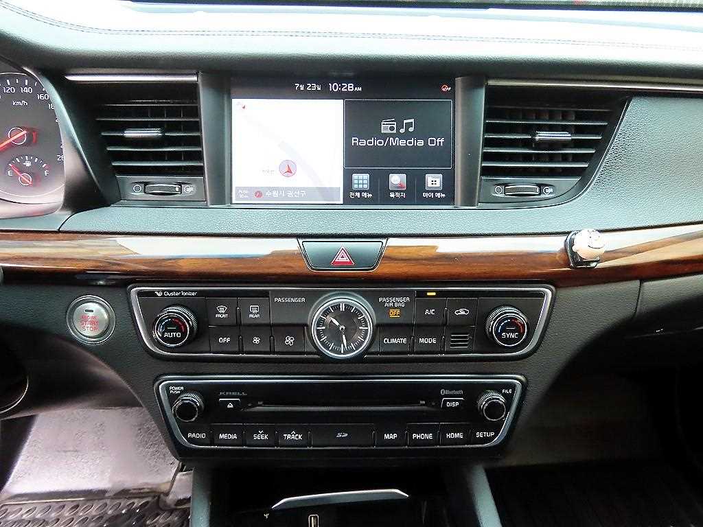 Kia K7 — photo 13