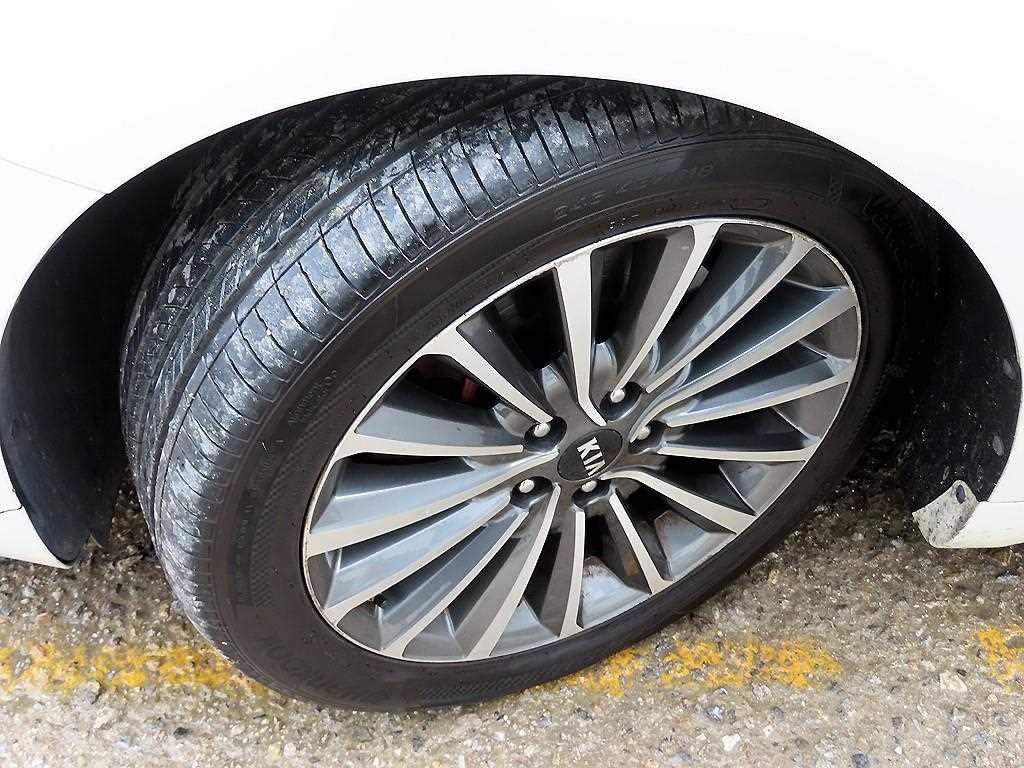 Kia K7 — photo 20