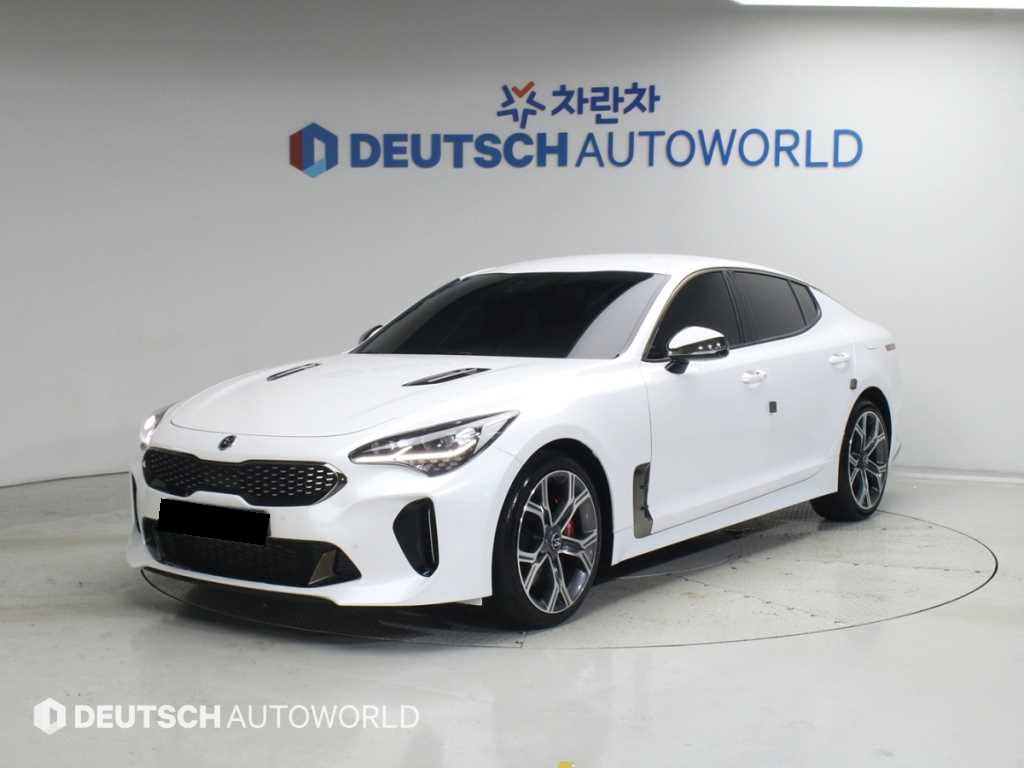 Kia Stinger — photo 01