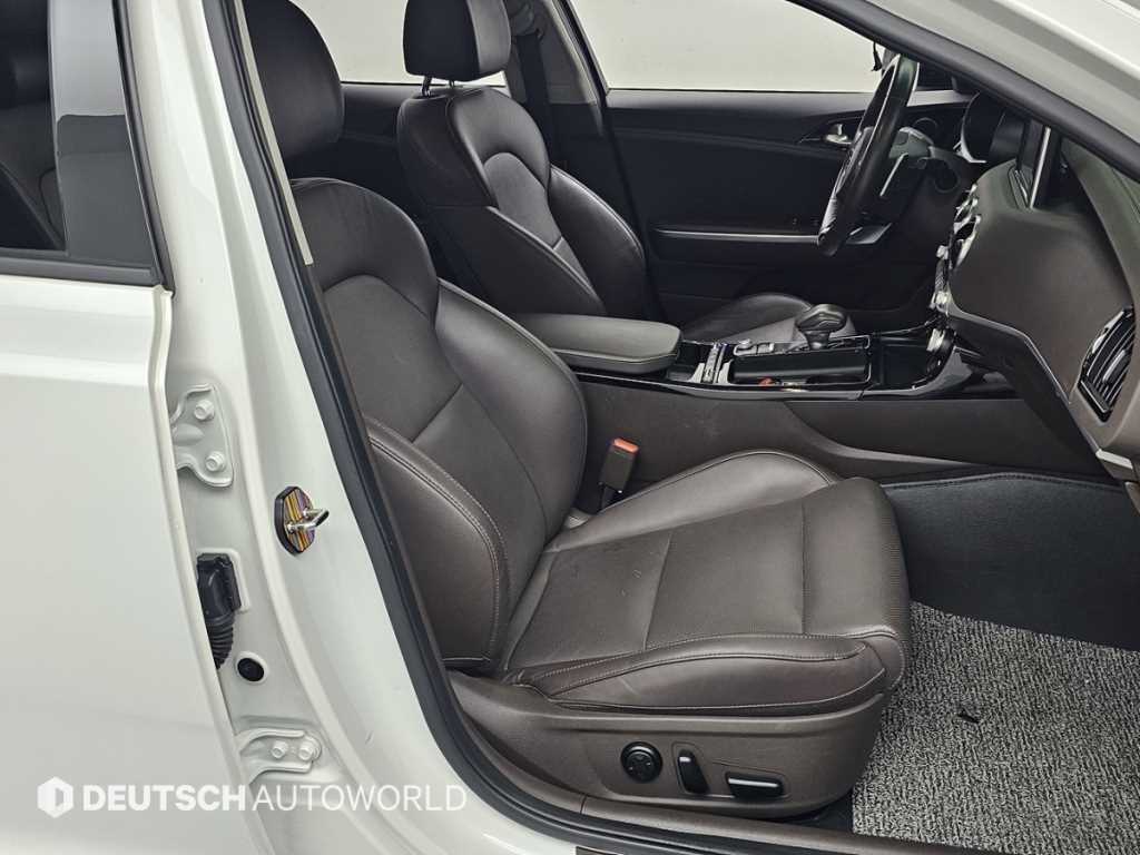 Kia Stinger — photo 10