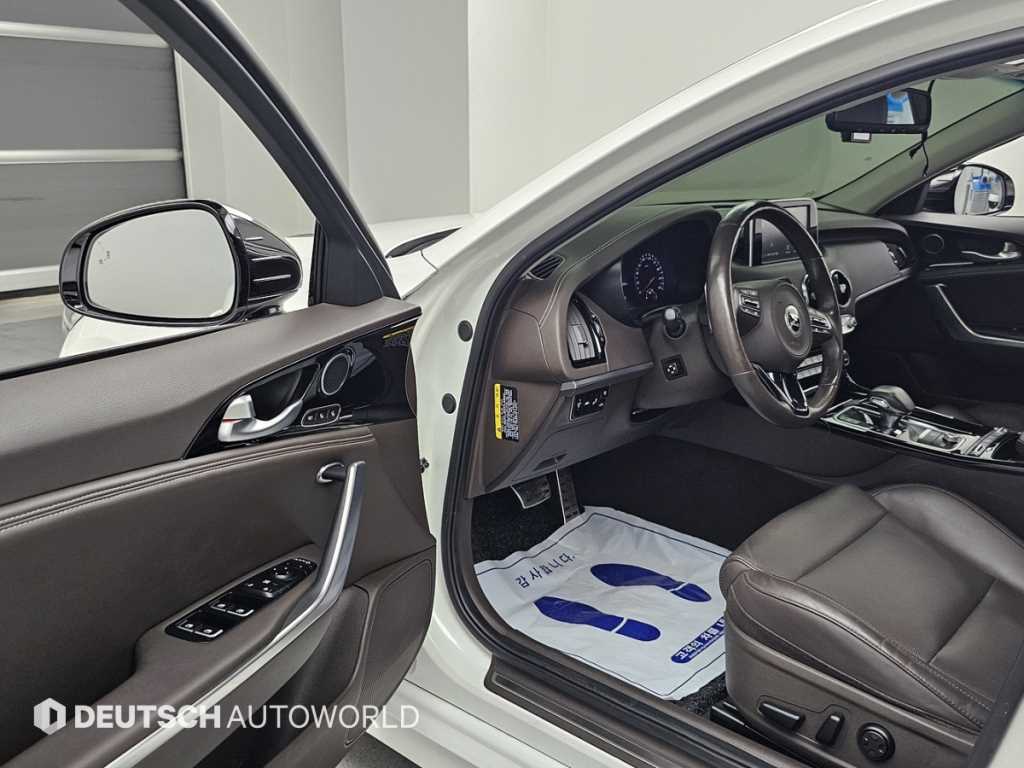 Kia Stinger — photo 11