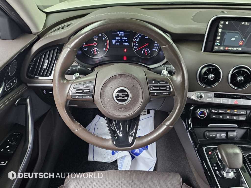 Kia Stinger — photo 13