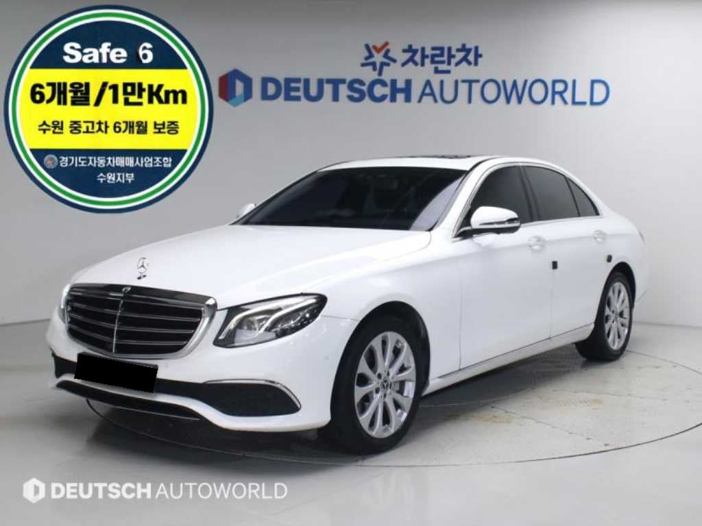 Mercedes-Benz E-Class — photo 01