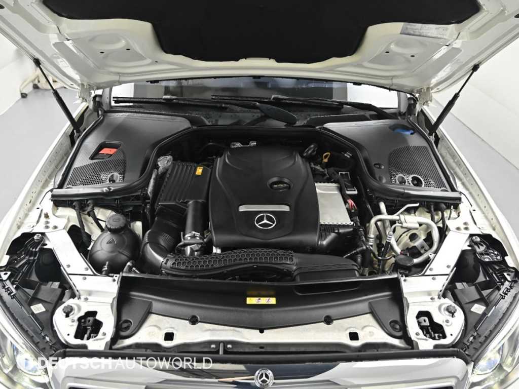 Mercedes-Benz E-Class — photo 05