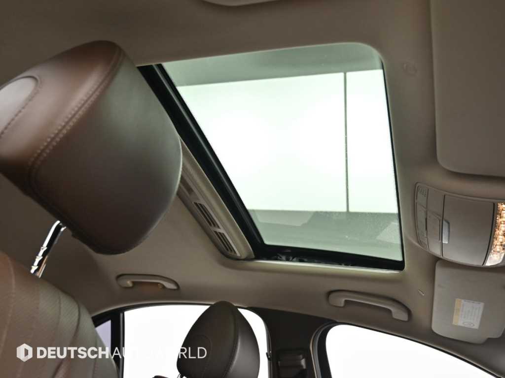 Mercedes-Benz E-Class — photo 17