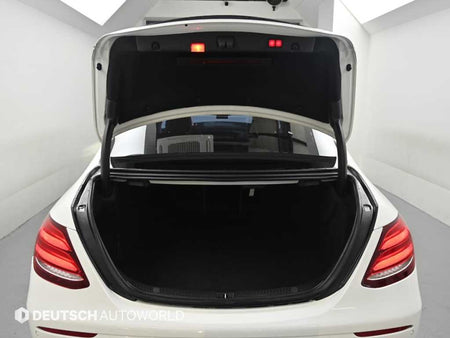 Mercedes-Benz E-Class — photo 18