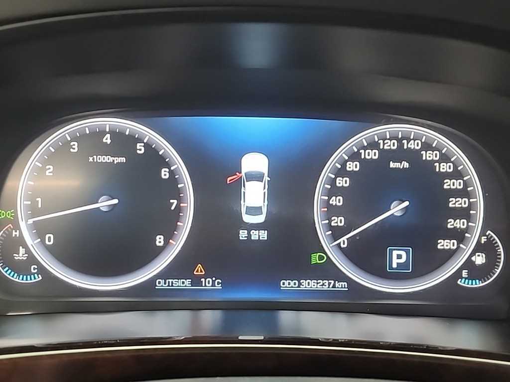 Hyundai Equus — photo 06
