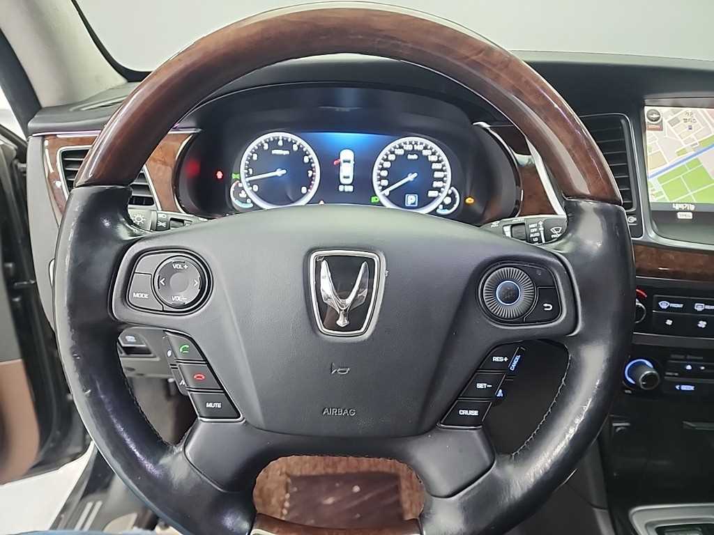 Hyundai Equus — photo 09