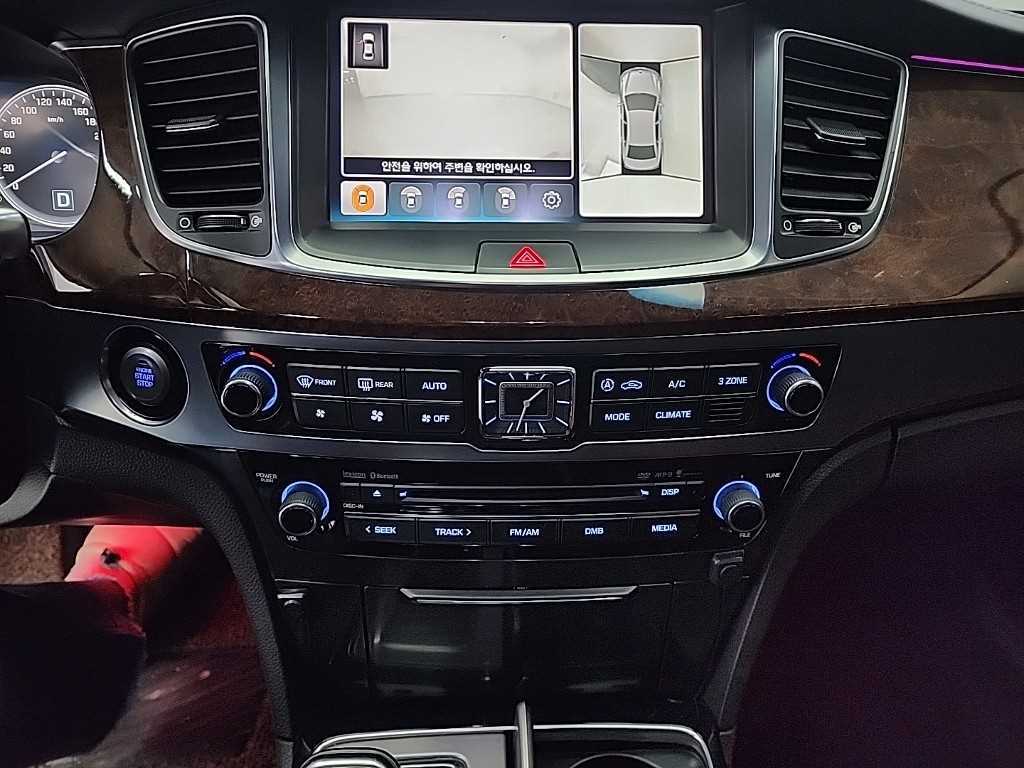 Hyundai Equus — photo 10
