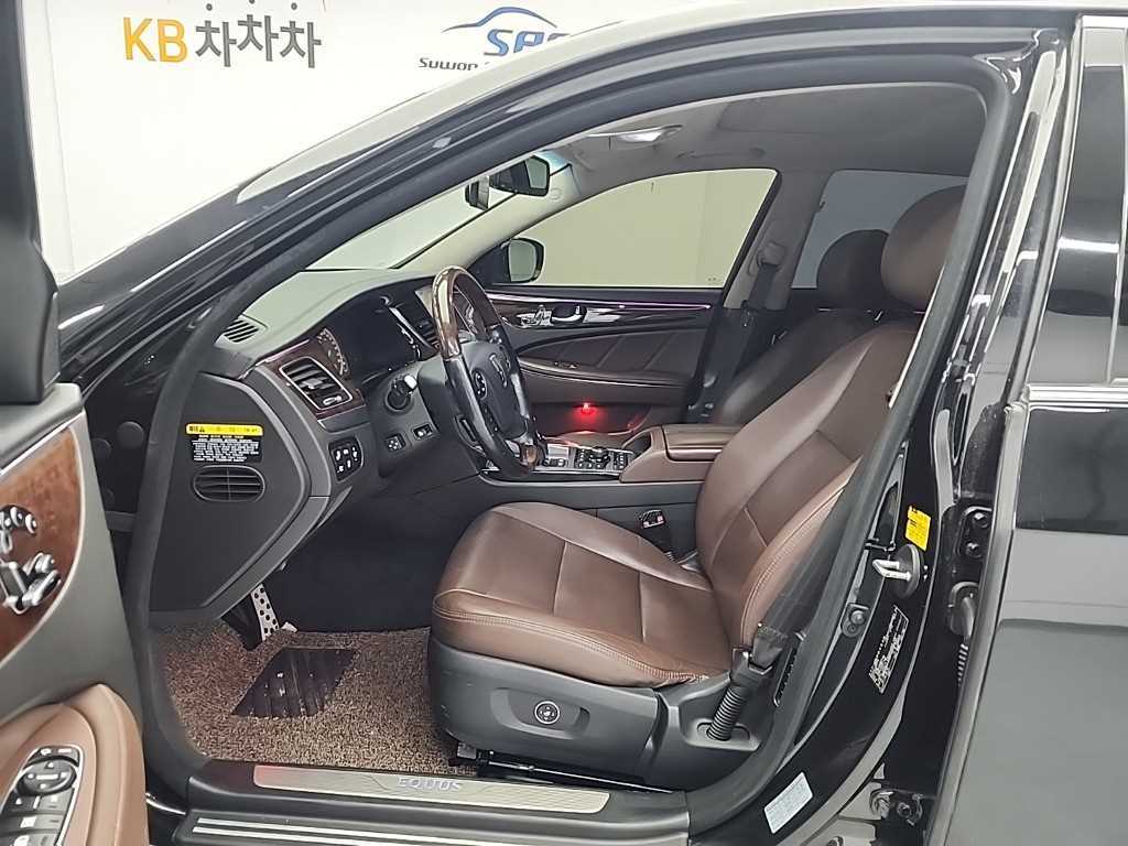 Hyundai Equus — photo 11