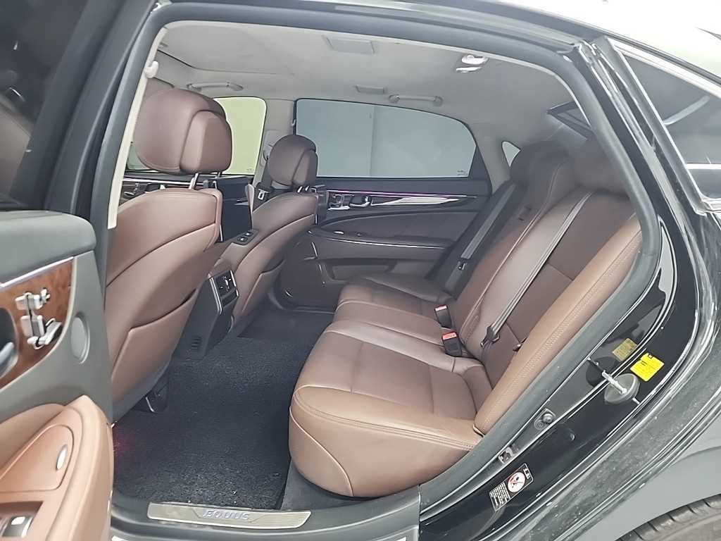 Hyundai Equus — photo 12