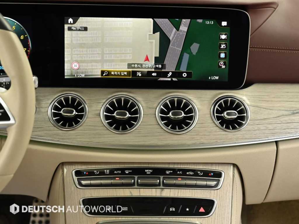 Mercedes-Benz CLS-Class — photo 14