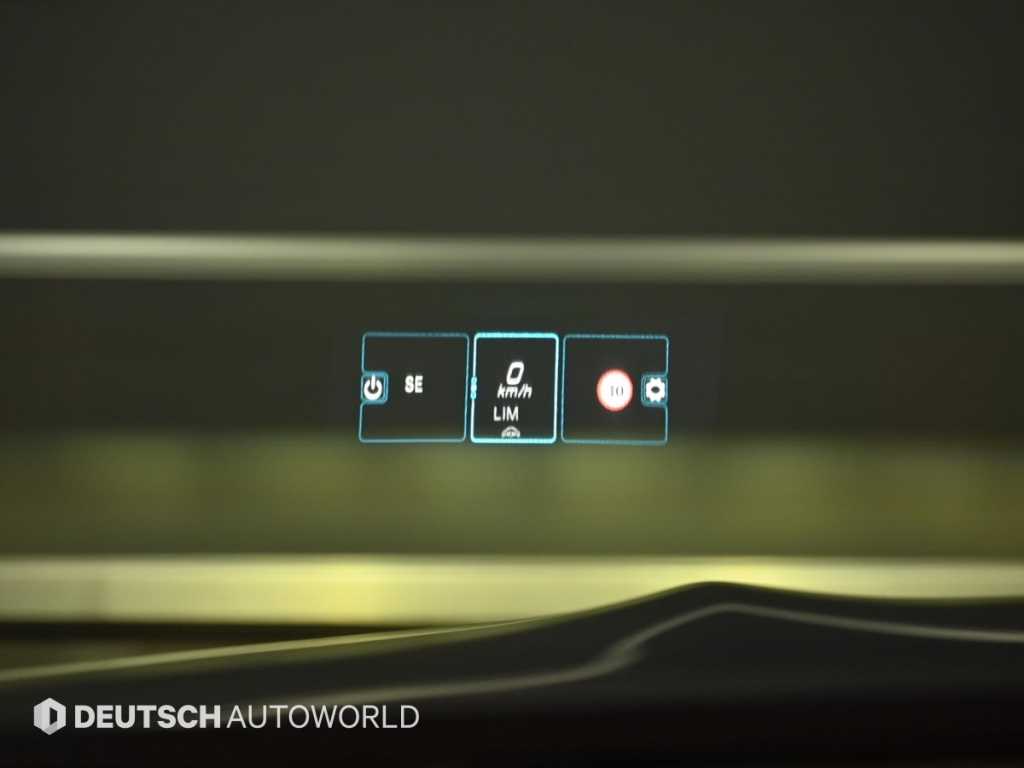 Mercedes-Benz CLS-Class — photo 17