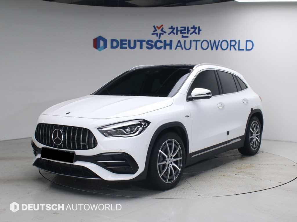 Mercedes-Benz GLA-Class — photo 01