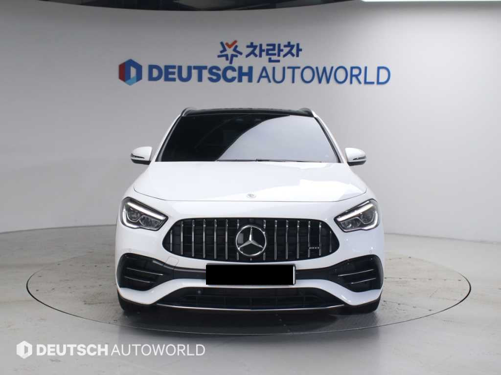 Mercedes-Benz GLA-Class — photo 03