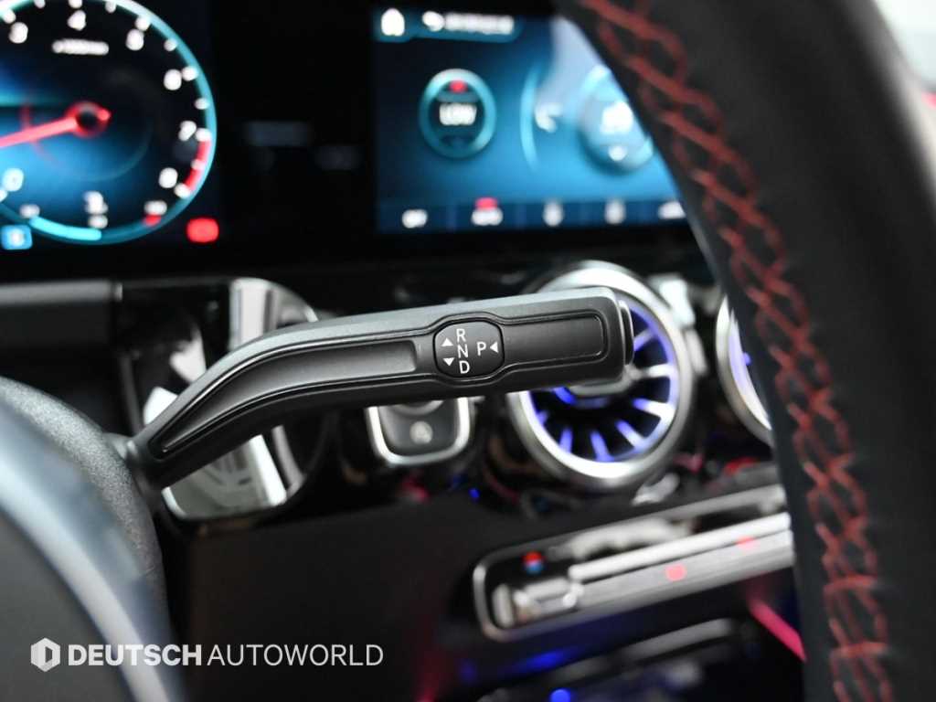 Mercedes-Benz GLA-Class — photo 09