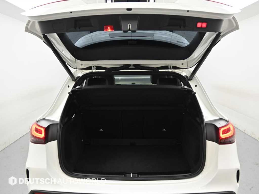 Mercedes-Benz GLA-Class — photo 19
