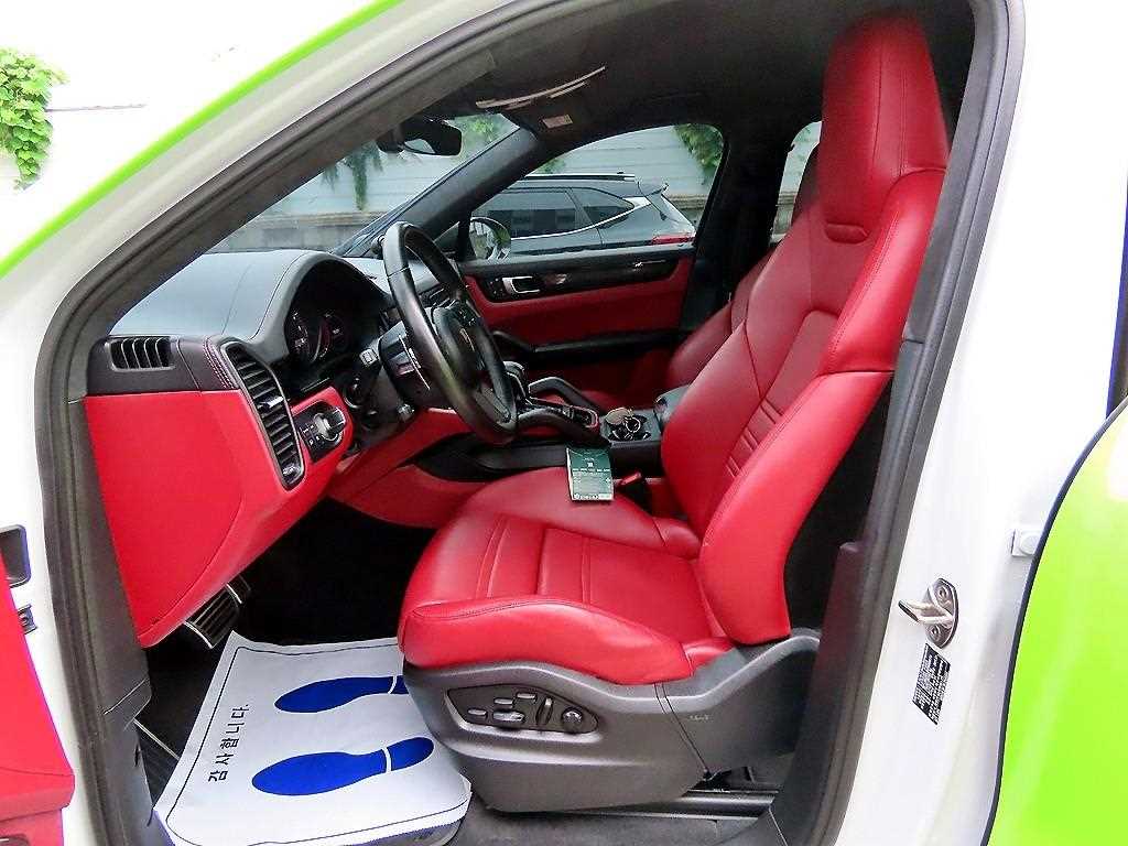 Porsche Cayenne — photo 05